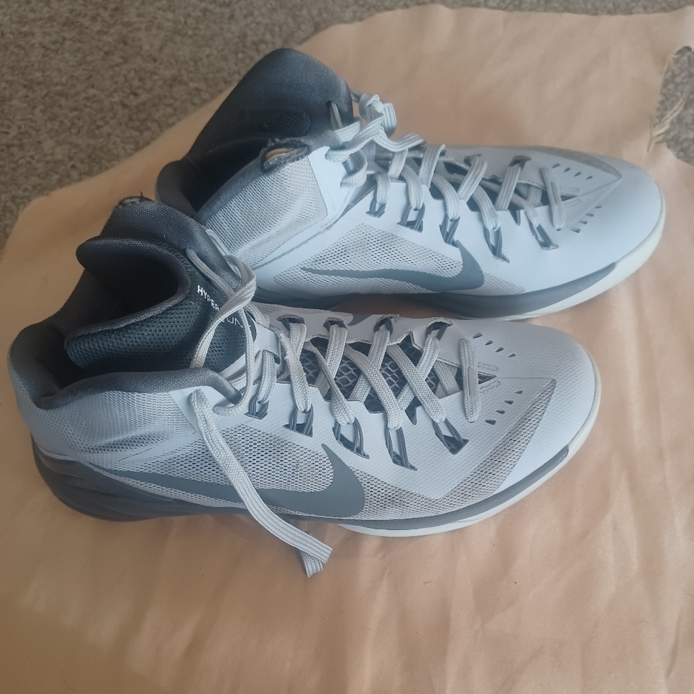NIKE hyperlink basketball shoes